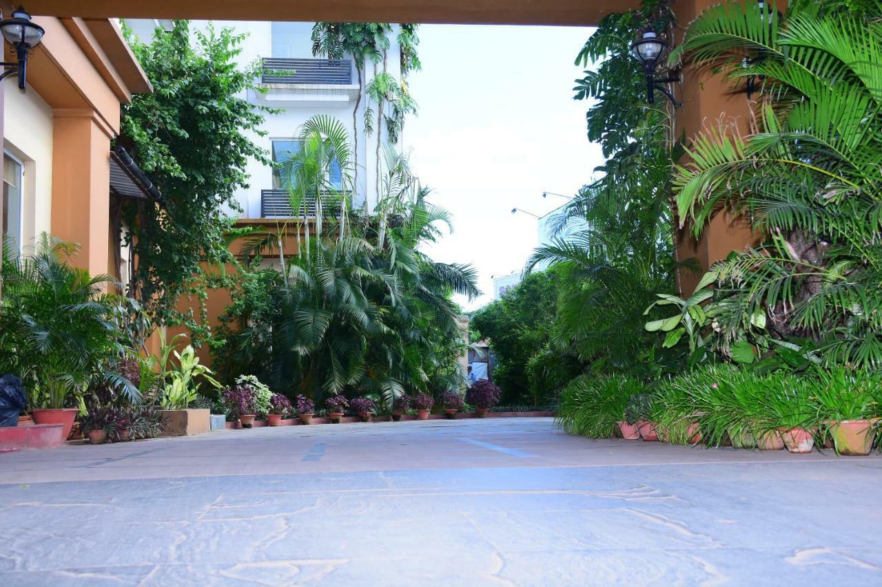 โรงแรมลา แฟรงคลิน บูบันเนสชวาร์ ภายนอก รูปภาพ